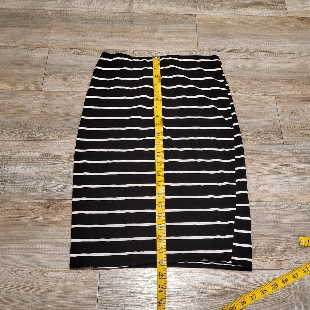 Heart Hips Black and White Pencil Skirt - Picture 5 of 8